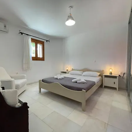 Apanemi Apartment Naxos City