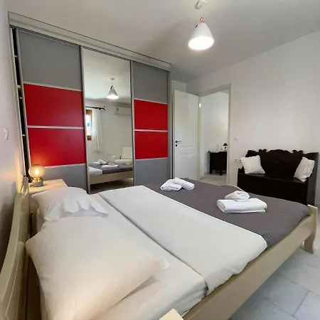 Apanemi Apartment *